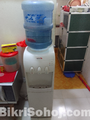 Water dispenser